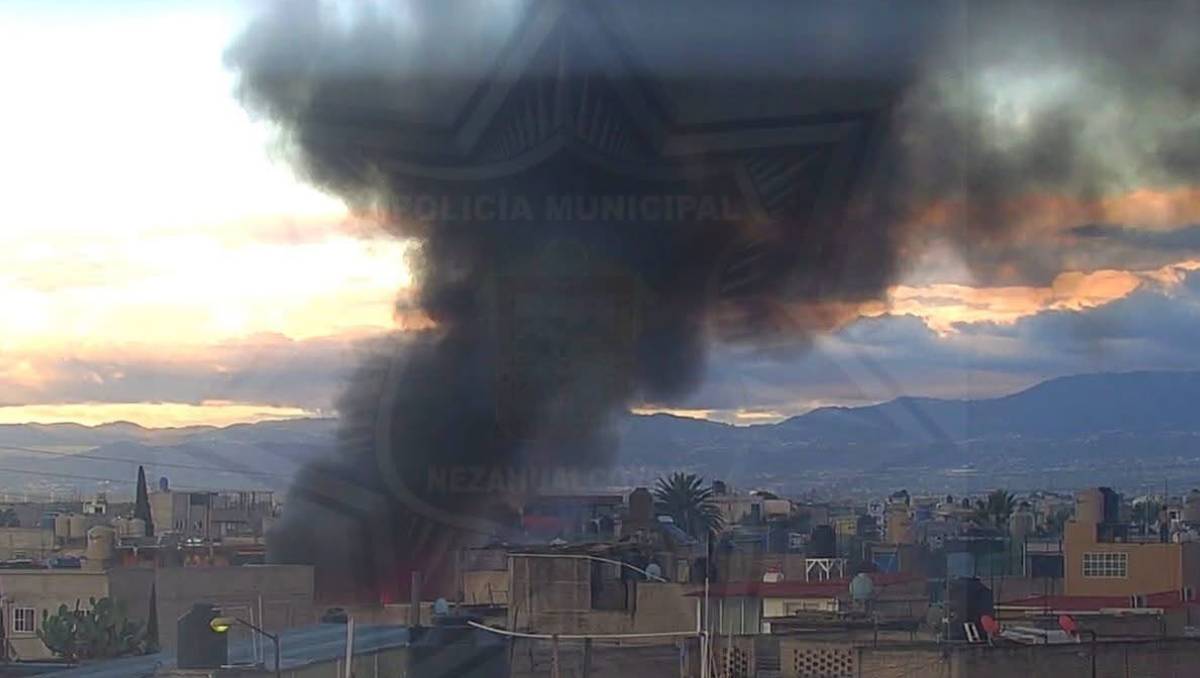 Una adulta mayor y una menor de edad resultaron intoxicadas tras un incendio en una vivienda de la colonia El Sol. | Foto: C4 Nezahualcóyotl