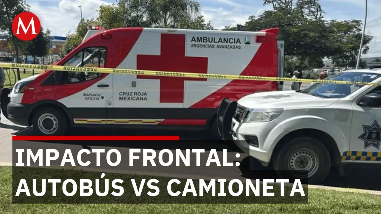 Conductor de camioneta muere tras colisión con autobús en Oaxaca