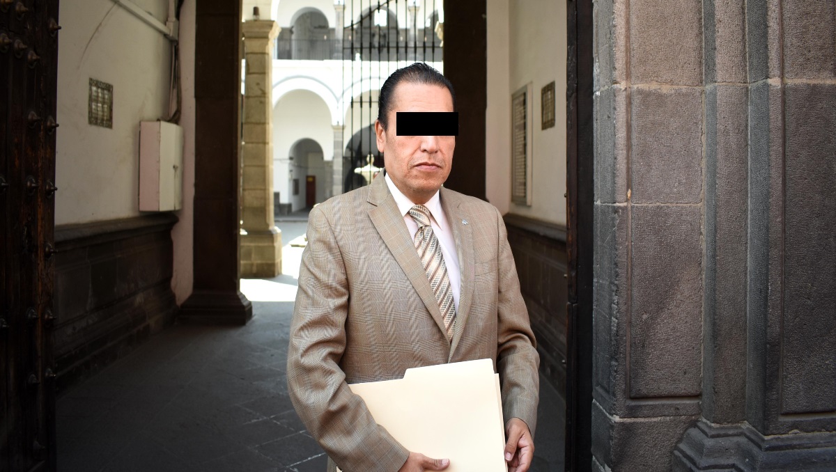 Detienen a juez  Enrique Romero Razo en Puebla | EsImagen