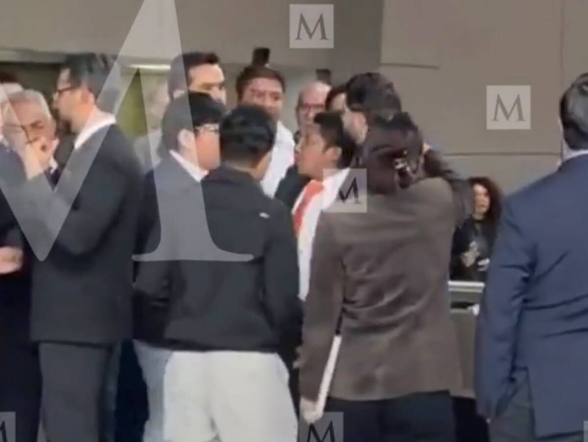 El legislador del PRI, Carlos Gutiérrez Mancilla, encara a Jorge Álvarez Máynez en las oficinas de la Cámara de Diputados. | Especial