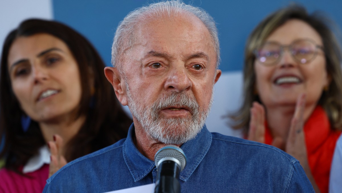 Lula llamó a los abstencionistas y a los adultos mayores de 70 años a votar | Foto: AFP