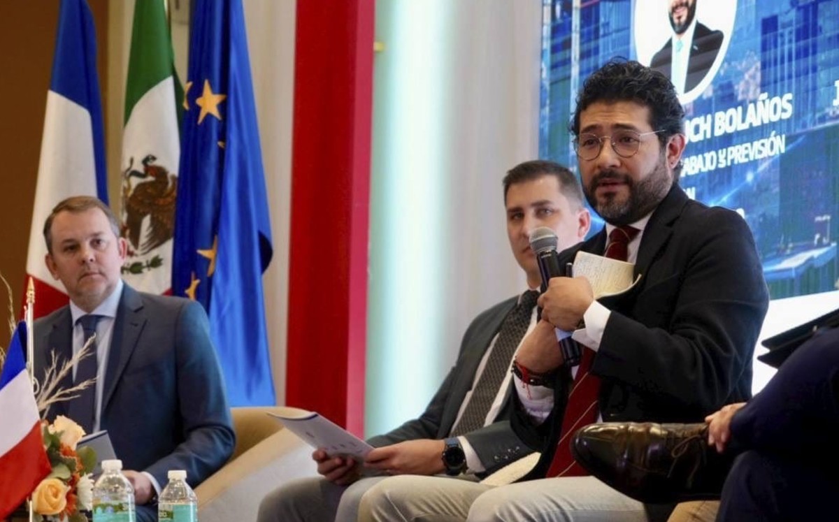 Marath Bolaños López, secretario del Trabajo y Previsión Social , durante su participación en la Semana Económica de Francia en México. | X: @marathb