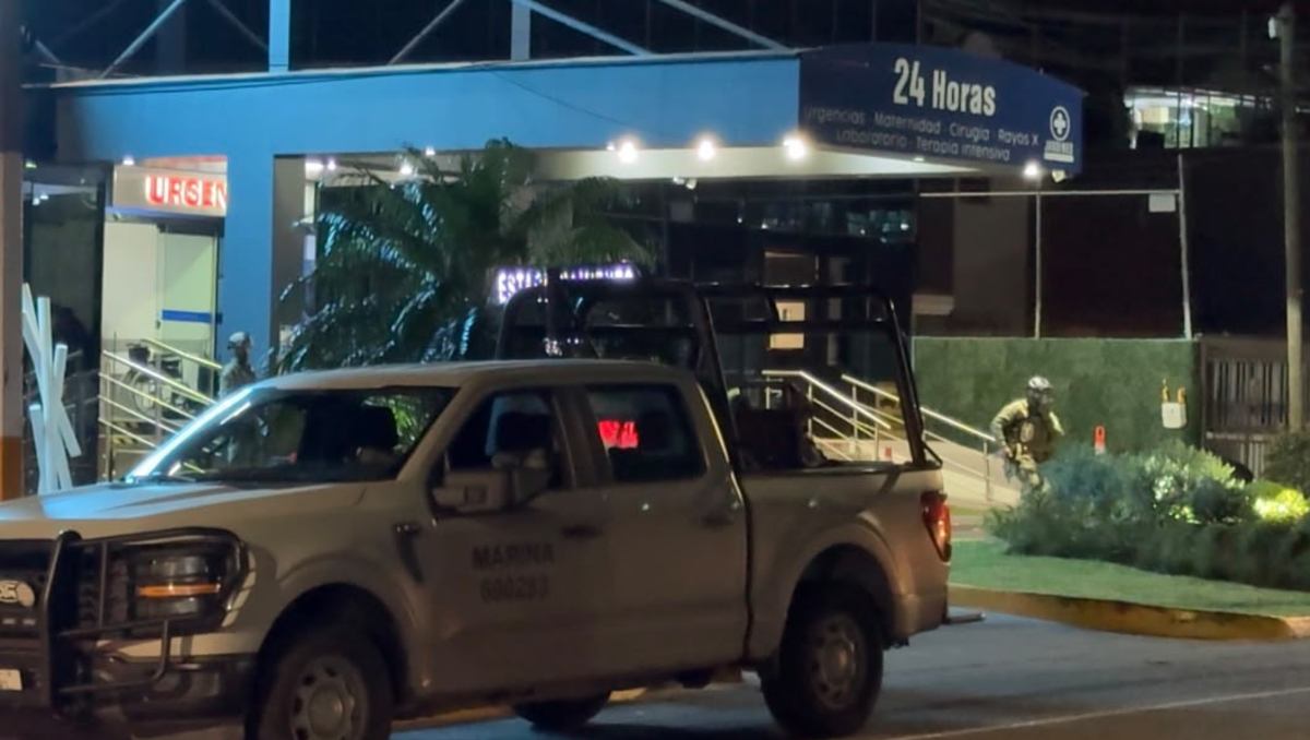 El operativo aconteció afuera de un hospital privado sobre la avenida Clouthier. (Luis Ángel Pedraza)
