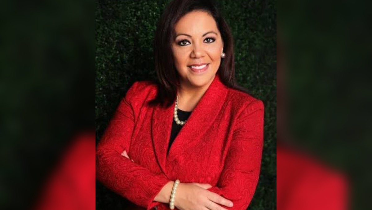 Detienen a la alcaldesa de Kissimmee, Florida, por presunto fraude y hurto mayor