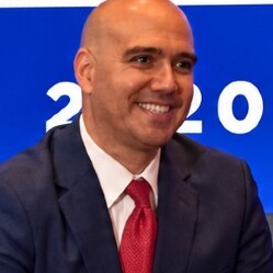 Sergio Arellano durante un evento de campaña en 2020