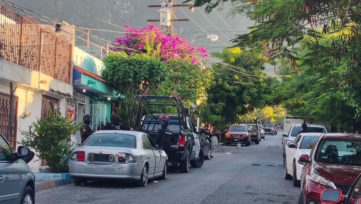 Autoridades catean una vivienda en Laderas del Topo Chico, Monterrey | Agustín Martínez