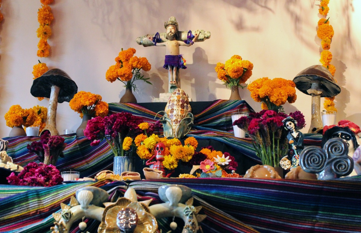 Casa La Morelos inaugura exposición 'La Ofrenda' en Torreón. | Foto: Roberto Amaya.