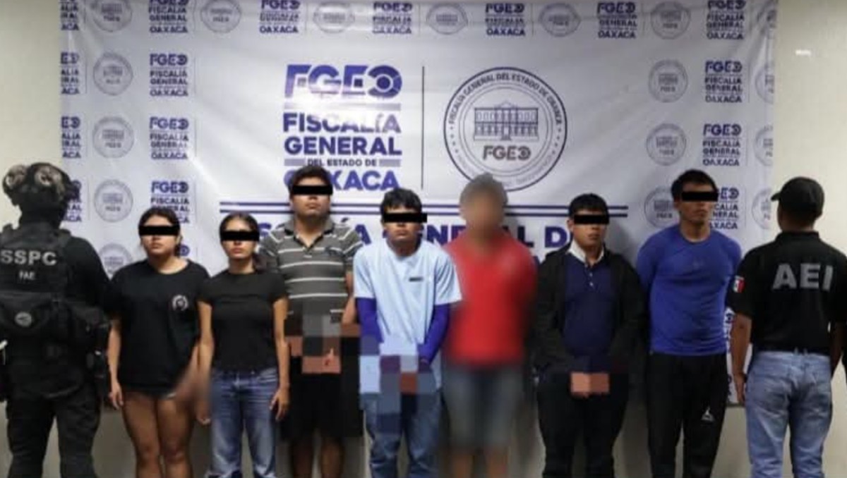 Detienen a grupo de jóvenes en Juchitán. | Foto: Especial