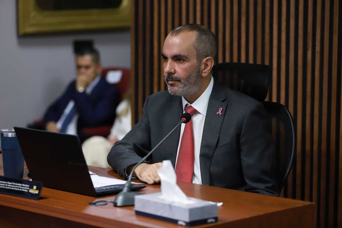 Francisco Fernández Hasbún, procurador de Justicia de Hidalgo, comaprece en el Congreso local. (Jorge Sánchez)