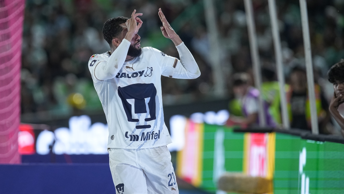 Juninho inicia conflicto con la afición y el Santos contra Pumas termina en pleito entre jugadores y cuerpo técnico (Imago7)