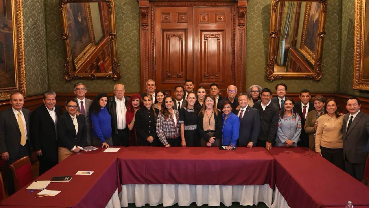El miercoles pasado reunieron gobernadoras, gobernadores y presidentes municipales de todo el país para la revisión de programas sociales. | Especial