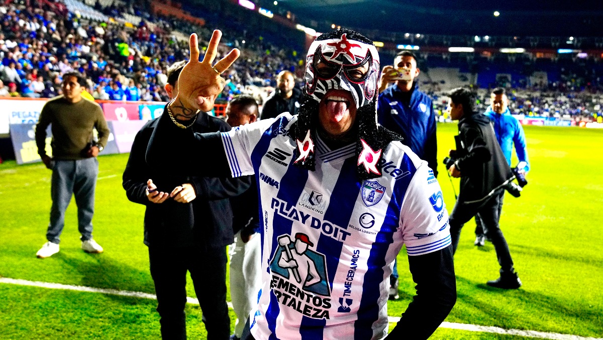 Penta Zero Miedo acompaña al Pachuca en el Estadio Hidalgo para su partido contra Cruz Azul (Imago7)