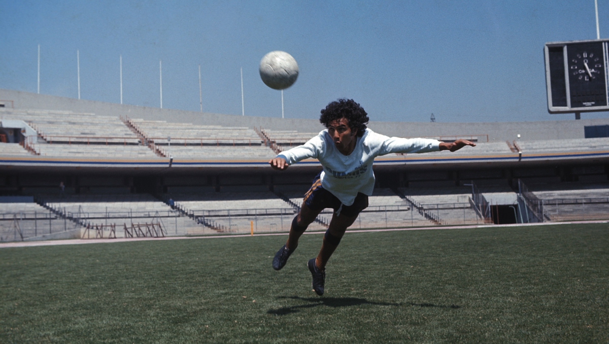 Antes de irse a sus clases en la UNAM, Hugo Sánchez se quedaba una hora más de entrenamiento para perfeccionar sus remates.