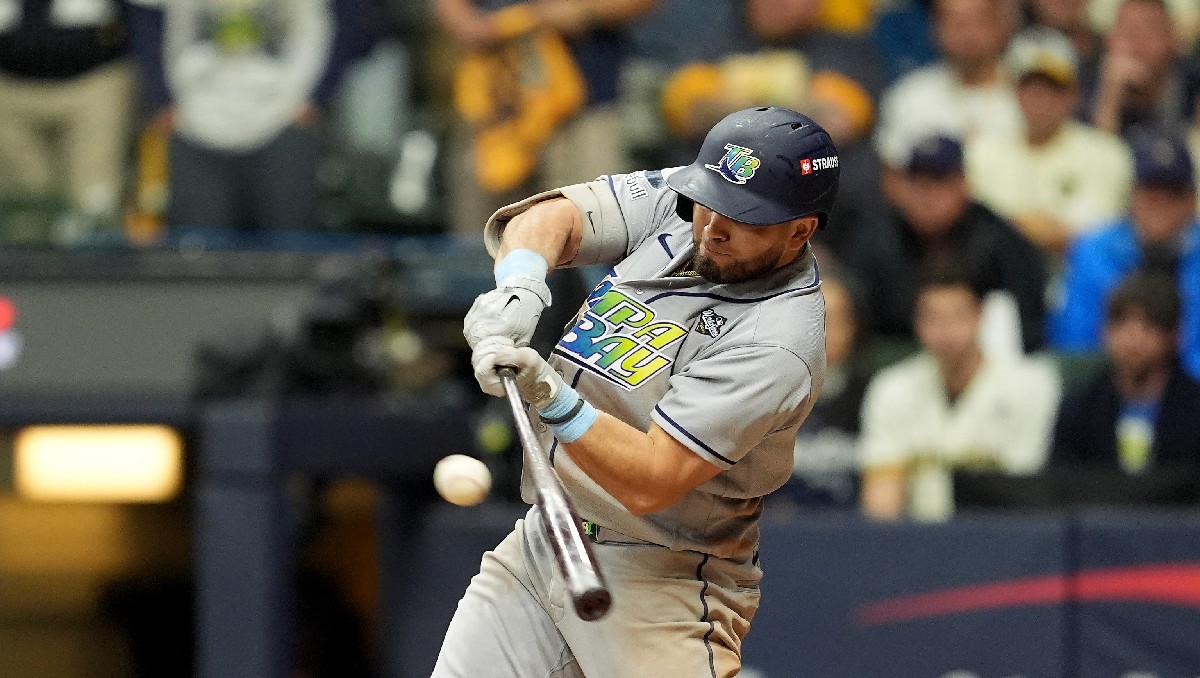 Jonathan Aranda presume sólida actuación pese a derrota de Rays en el inicio de la Serie Mundial (AFP)