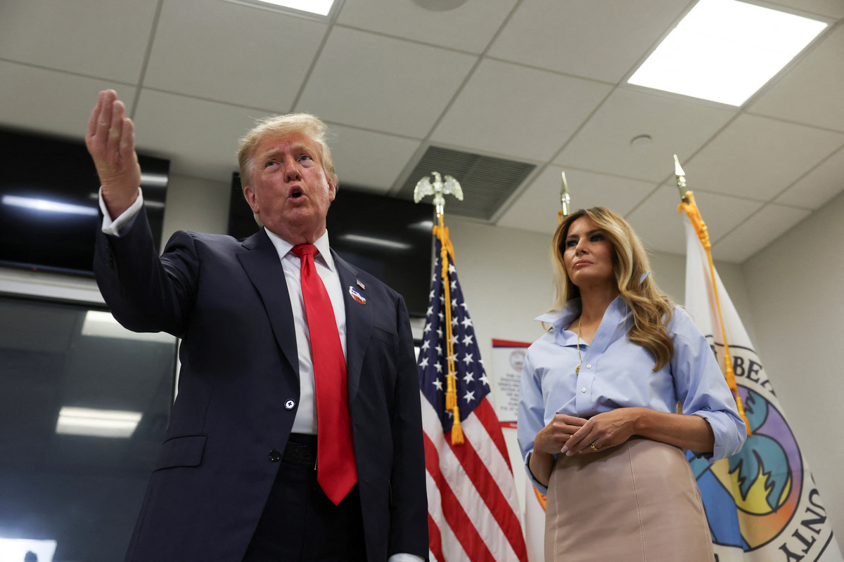 El presidente de Estados Unidos, Donald Trump, junto a la primera dama, emiten su voto en las elecciones de mitad de mandato de 2026 | Reuters