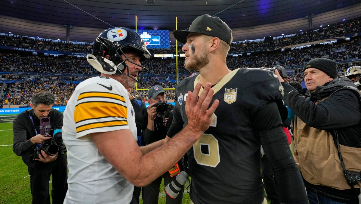 Aaron Rodgers guia a los Steelers al triunfo ante Saints en el primer partido de la NFL en Francia (AP)