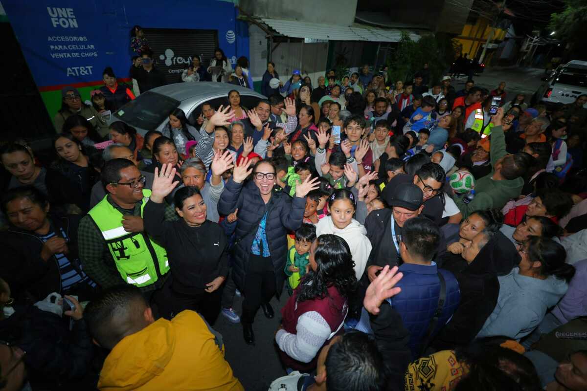 Azucena Cisneros Coss recorrió el Sendero Seguro en la región de San Andrés de la Cañada. | Especial