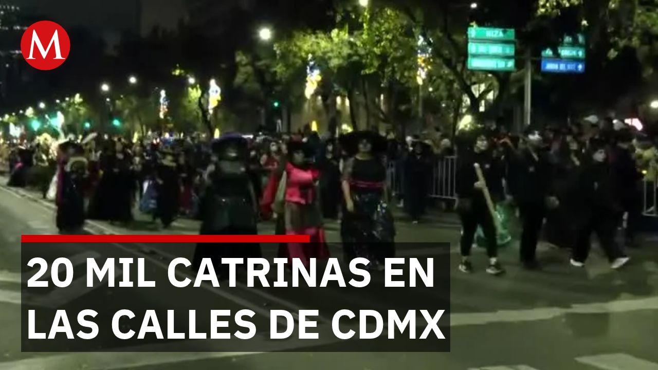 Más de 20 mil catrinas desfilan por Paseo de la Reforma