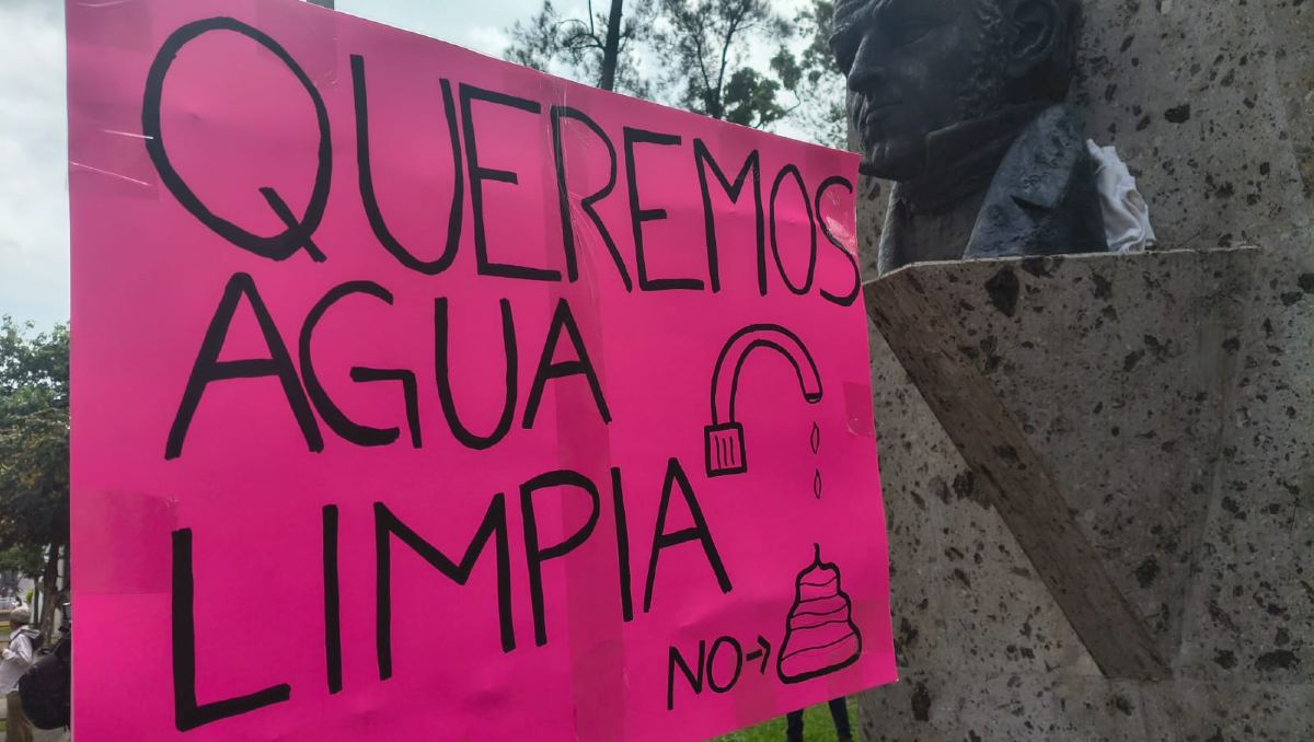 Vecinos piden que el suministro llegue con calidad potable y se respeten los calendarios oficiales del SIAPA. (María José Camarena)