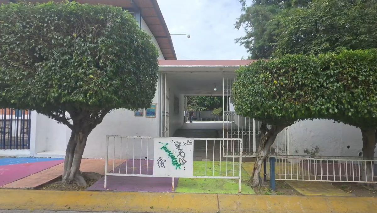 Las autoridades descartaron riesgo de explosividad y las clases fueron suspendidas por precaución. (Juan Carlos Munguía)