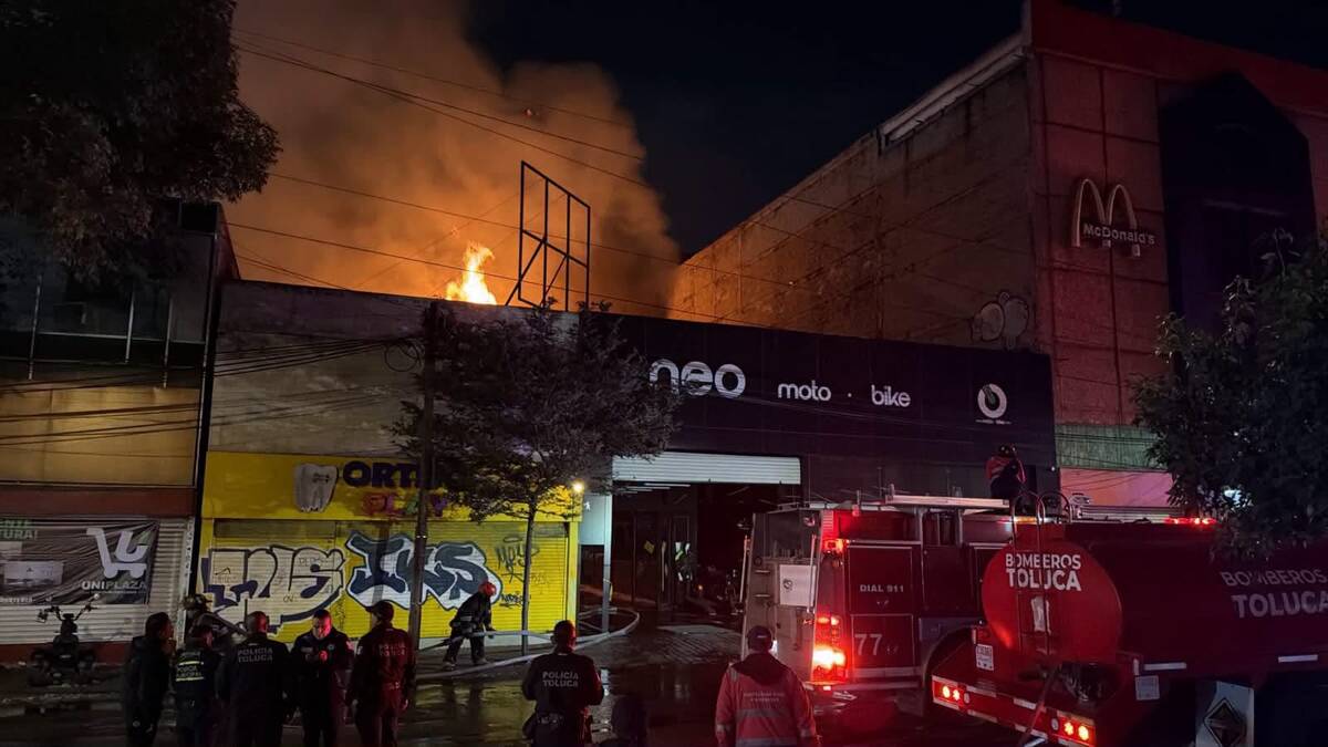 Electric motorcycle shop fire in Toluca prompts evacuation
