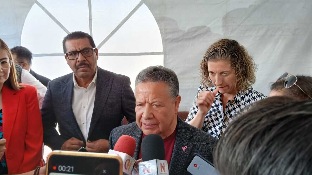El gobernador de Hidalgo, Julio Menchaca Salazar rechazó que el actuar de Guadalupe Taddei ponga en entredicho la labor del INE. (Teodoro Santos)