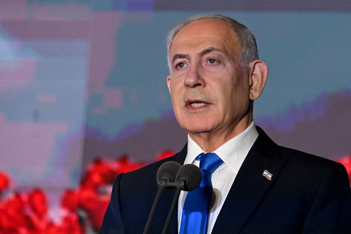El primer ministro israelí, Benjamin Netanyahu, en la ceremonia conmemorativa oficial por el tercer aniversario del ataque de Hamás. | Reuters