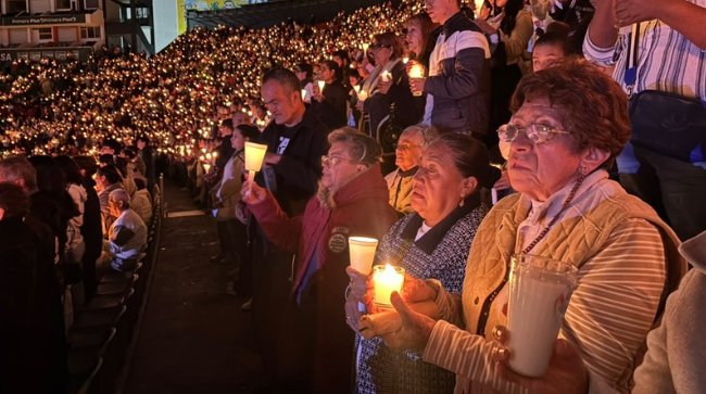 Rosario Viviente número 72 reunió a más de 2 mil asistentes en el Estadio León
