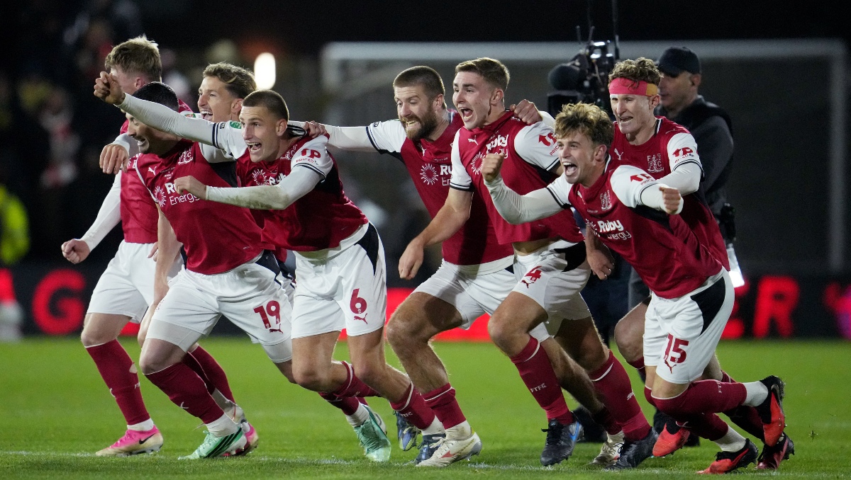 Fleetwood Town de la cuarta división elimina al Arsenal de la Carabao Cup (Reuters)