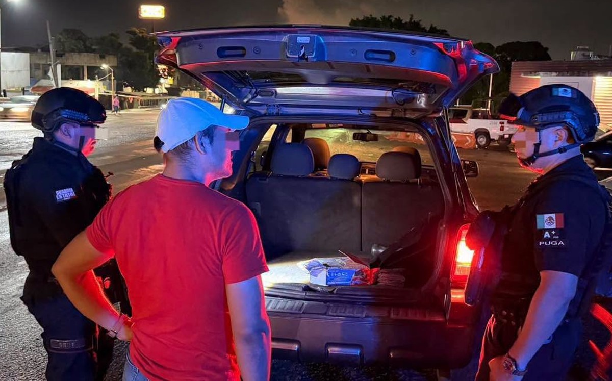 Inspeccionan vehículo durante filtro de seguridad instalado en acceso a Tampico. | Imagen de referencia