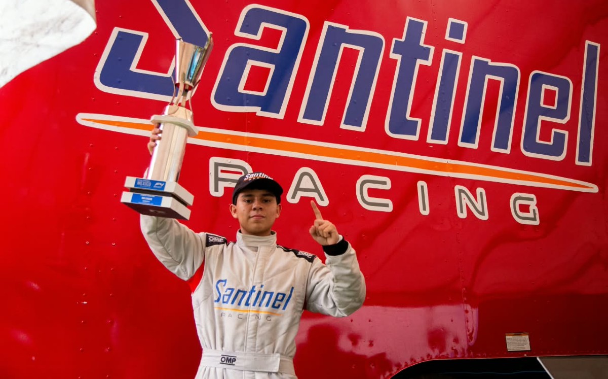 José Carlos Lezama obtiene su primer victoria en la Formula 4. | Cortesía: Lucia Lezama