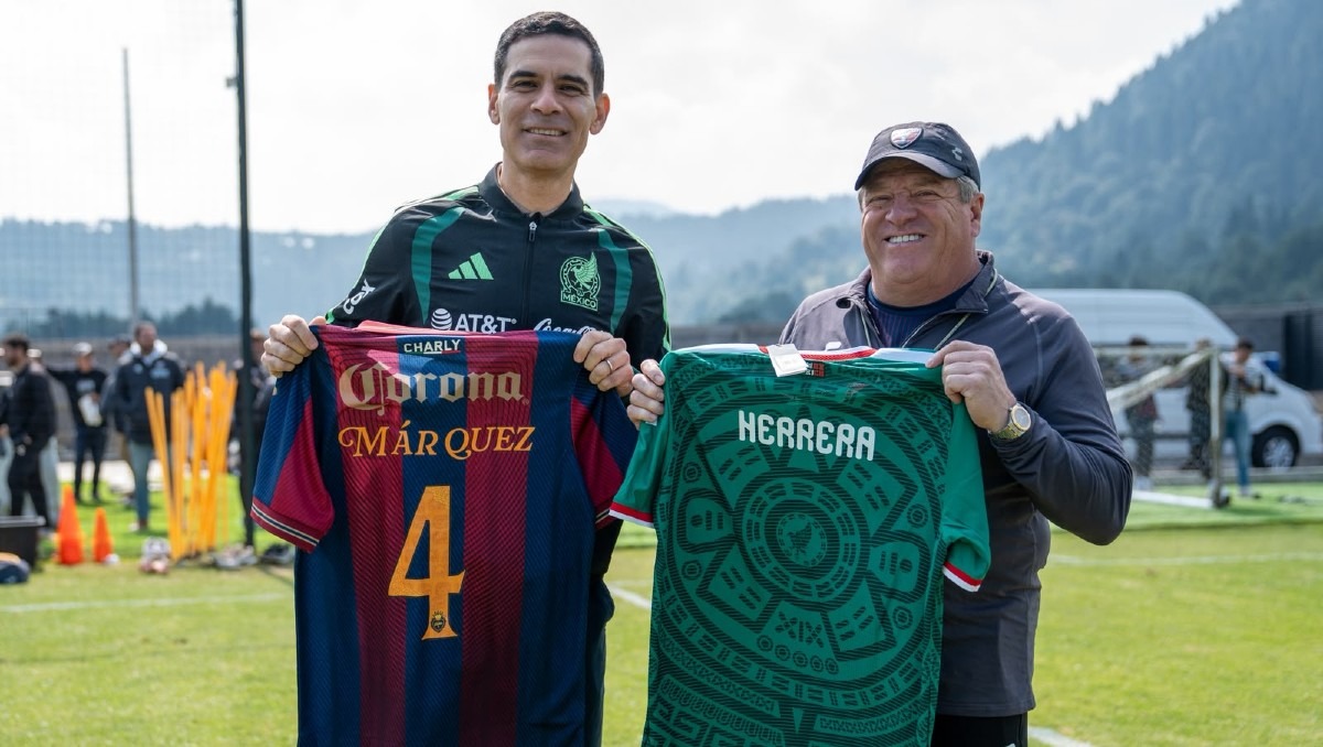 Rafa Márquez y Miguel Herrera en las instalaciones del CAR Atlante