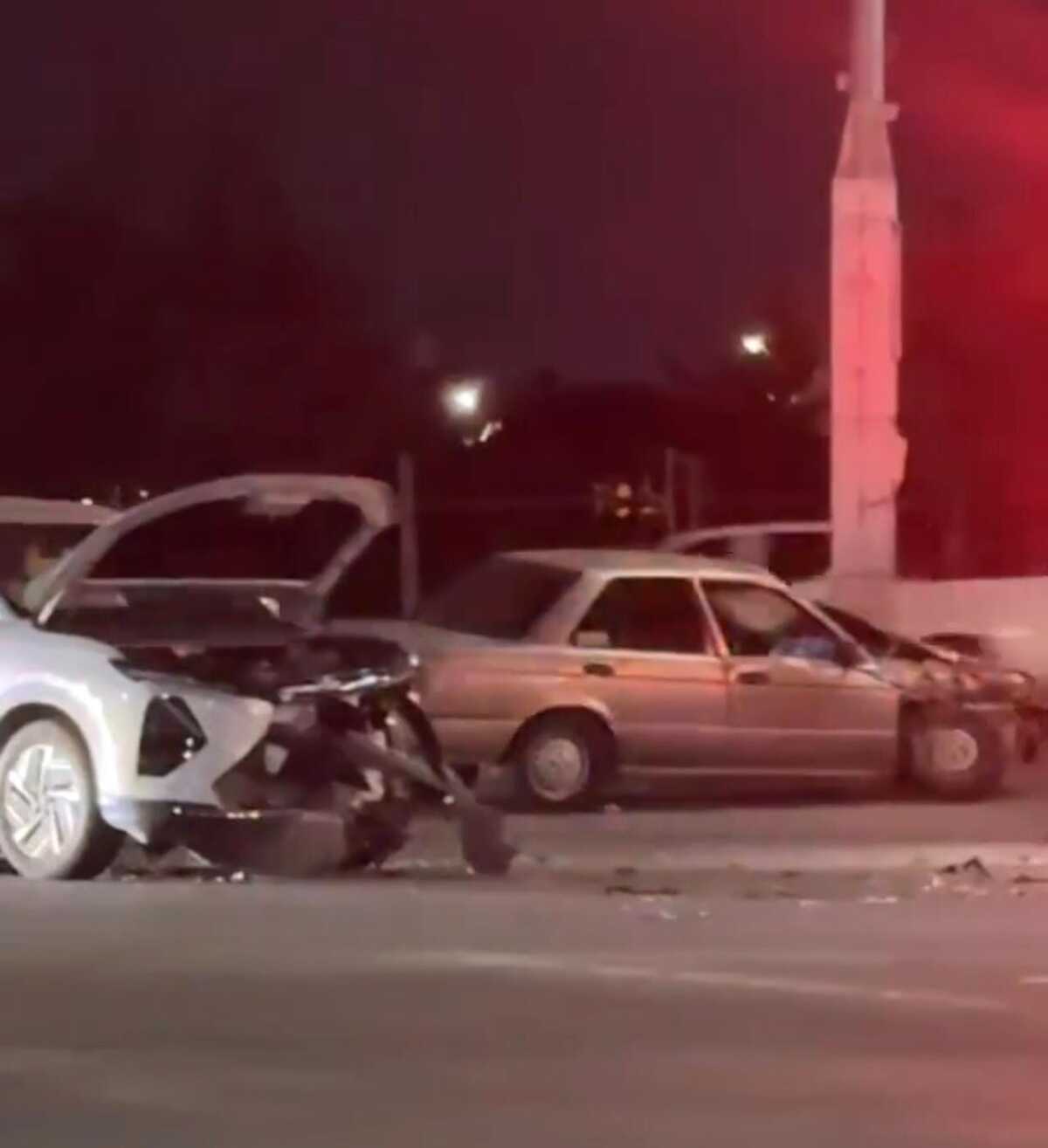 Choque entre camioneta y Tsuru deja una persona sin vida en Pachuca. (Especial)