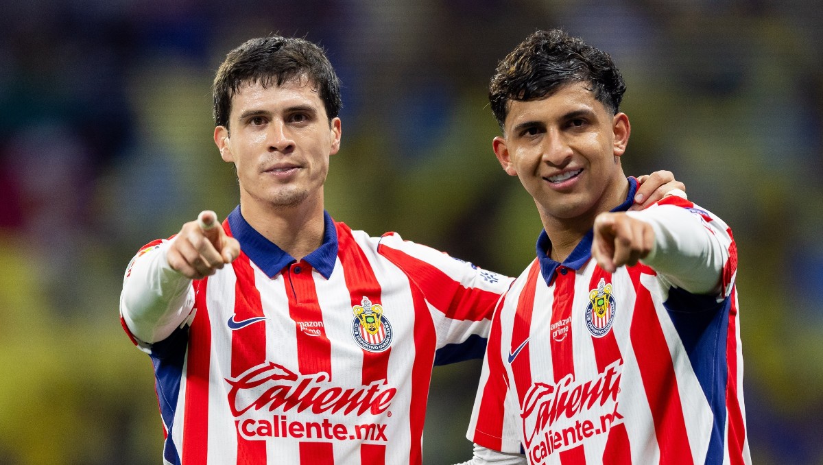 Diego Campillo junto a Bryan González en una partido de la Liga MX (Mexsport)