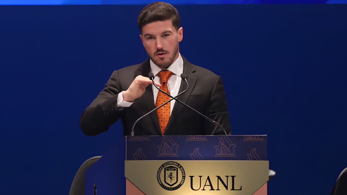 El Gobernador del Estado prometió recursos por 4 mil 500 millones de pesos para la UANL si se aprueba el Paquete Fiscal.| Roberto Alanís