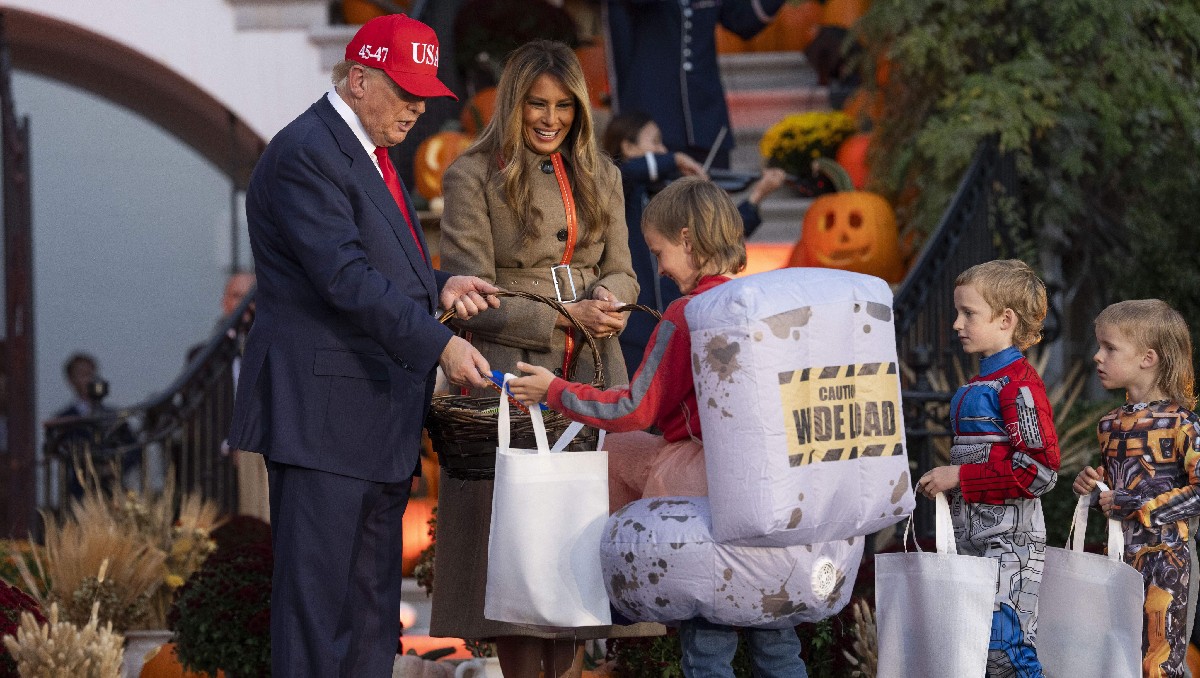 Entre calabazas y disfraces: Trump celebra Halloween en la Casa Blanca