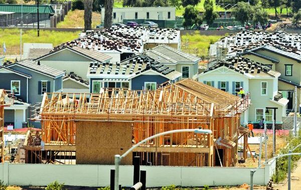 Aprieta alto costo de vida a 50% de dueños de casas