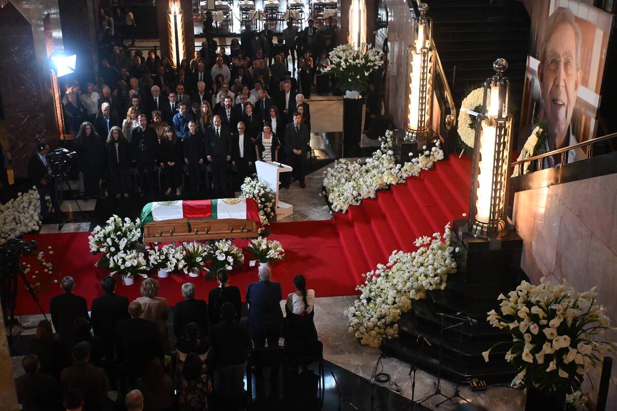 El último mitin del ‘Tata’: el pueblo y la política despiden a Cuauhtémoc Cárdenas en Bellas Artes. | Foto: Daniel Augusto