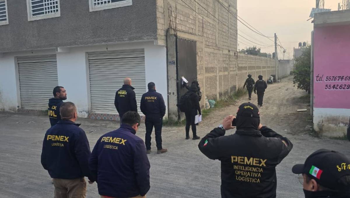 Pemex Logística localizó depósitos de combustible, cilindros de gas, vehículos y armamento en cuatro municipios mexiquenses. | Foto: Especial