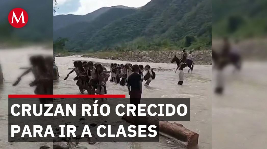 Estudiantes de Guerrero arriesgan la vida al cruzar un río crecido